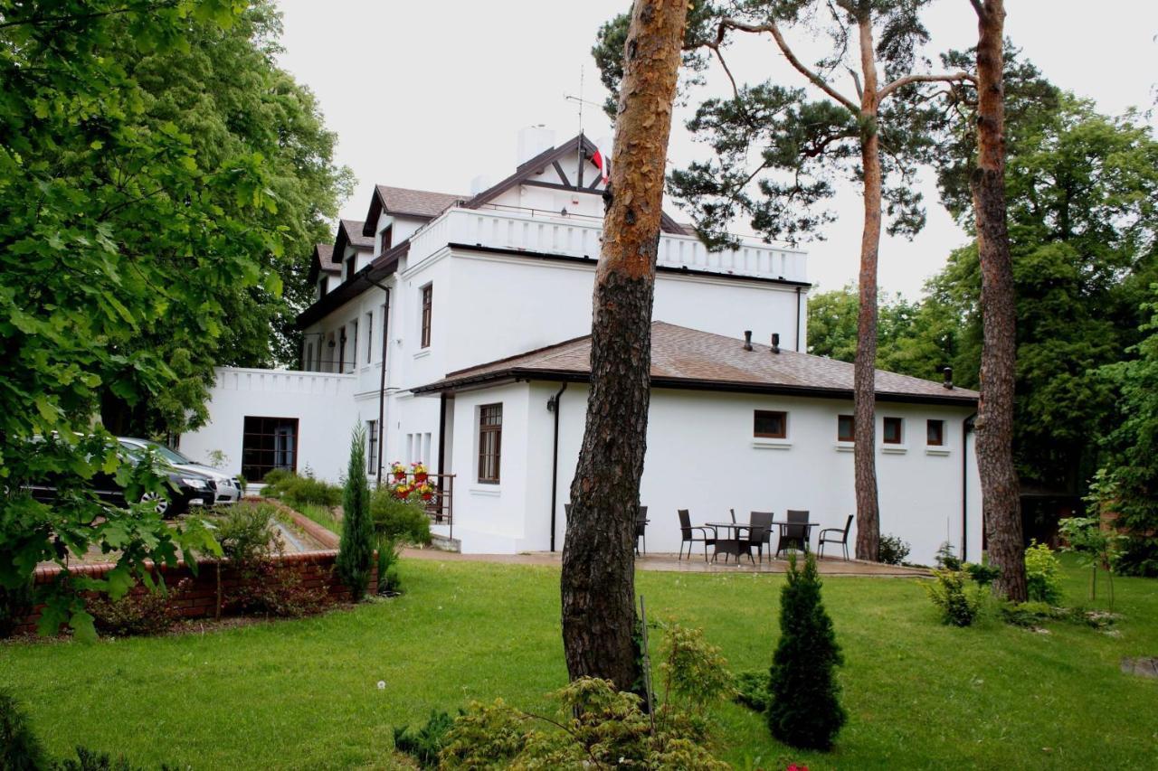 Bed and Breakfast Dworek Bialy Domek Smardzewice Exterior foto